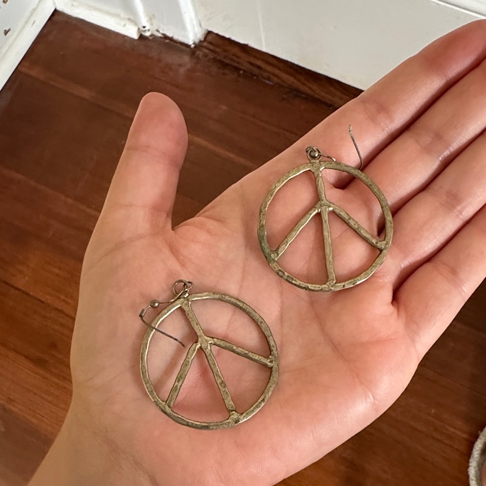 Y2K Peace Sign Earring